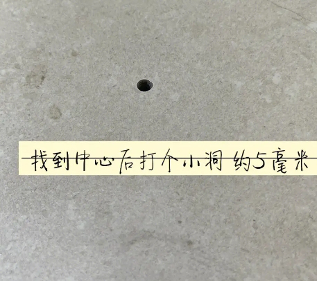 西陵瓷砖空鼓维修公司专业解答在瓷砖铺贴过程中，如果砂料搅拌不均匀，将会带来以下问题